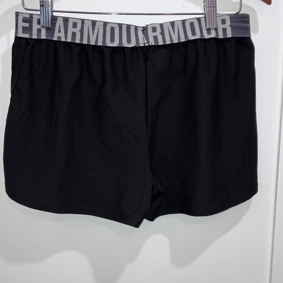 Under Armour women’s medium black Training / running Shorts - Picture 15 of 16